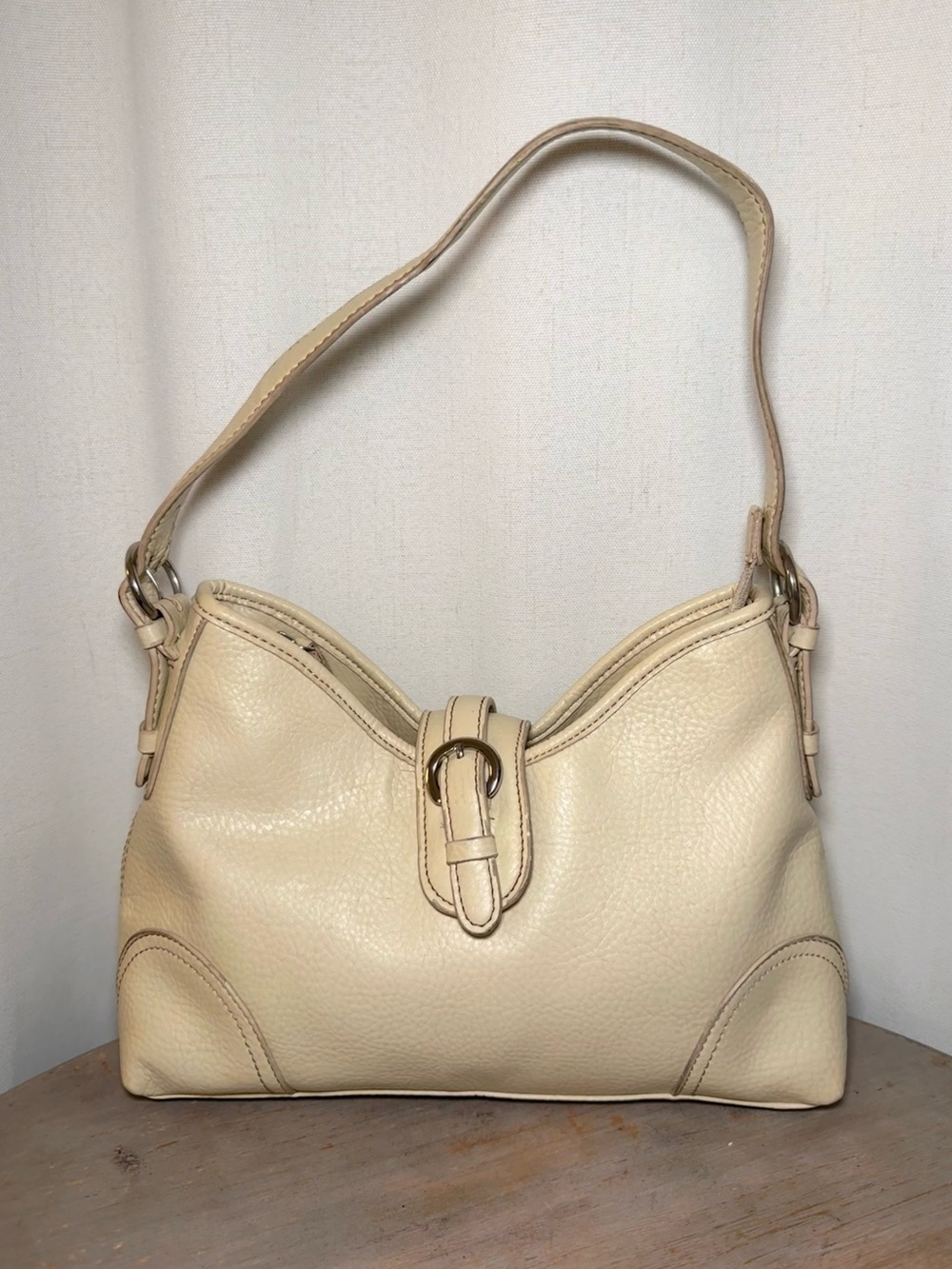 Vintage Croft & Barrow Cream Leather Shoulder Bag